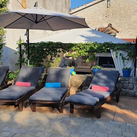 Villa Kazun With Private Pool And Two Gardens Marčana Exteriör bild