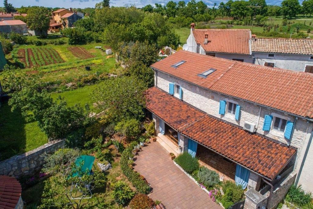 Villa Kazun With Private Pool And Two Gardens Marčana Exteriör bild