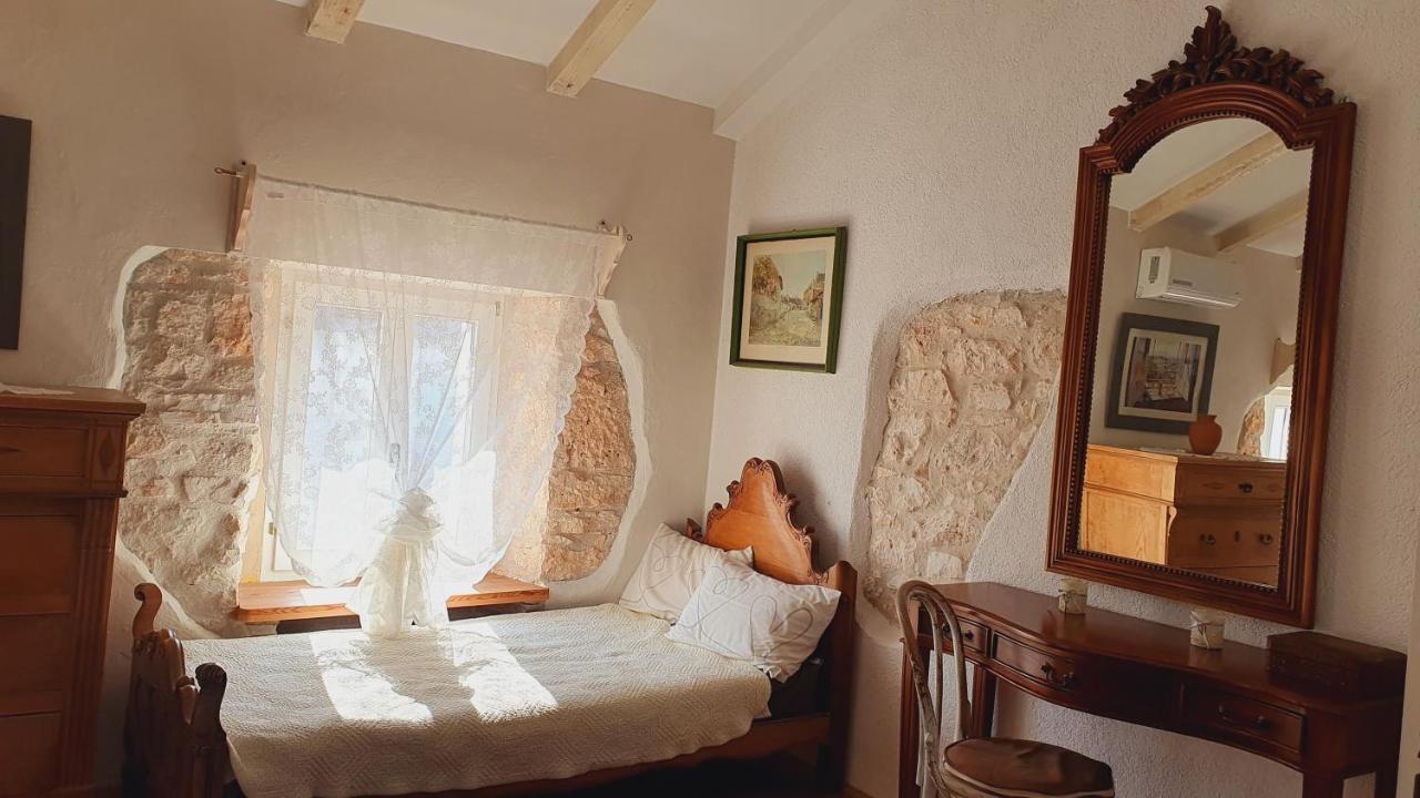 Villa Kazun With Private Pool And Two Gardens Marčana Exteriör bild